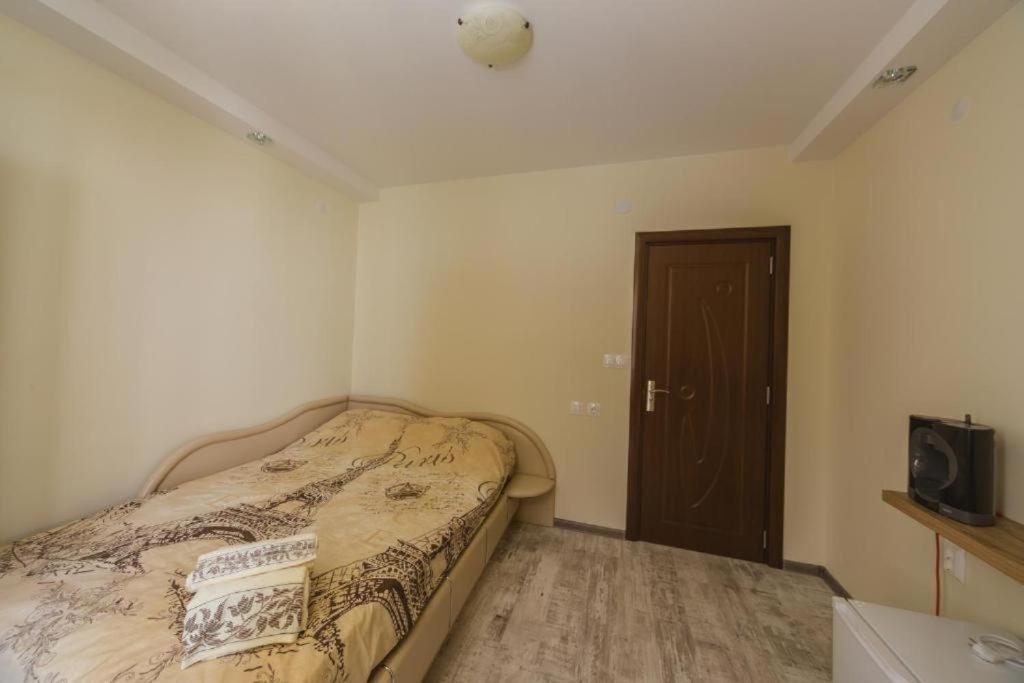 Victoria Hotel Rooms & Victoria Apartment Tırnova Dış mekan fotoğraf